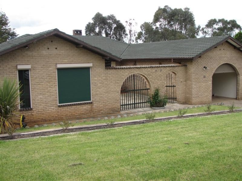 17 Kirra Street, Tumut NSW 2720