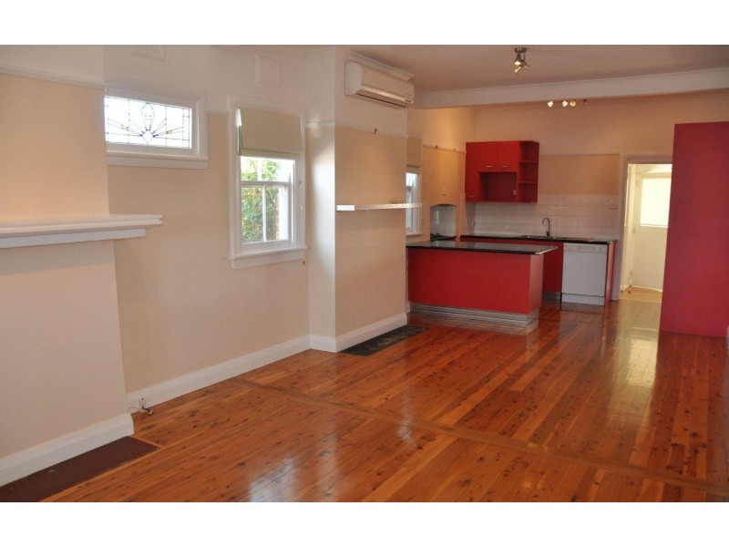 101 Russell Street, Tumut NSW 2720