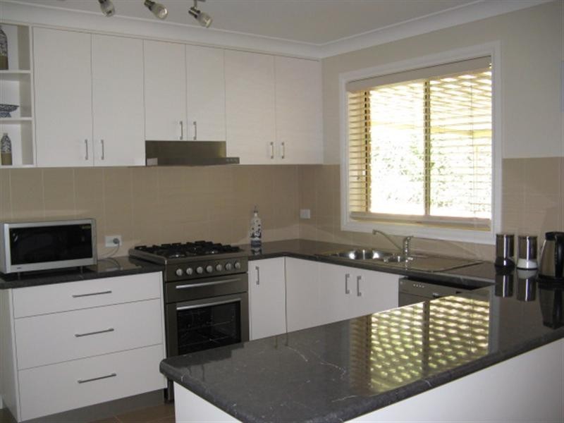 27 Lynch Street, Adelong NSW 2729