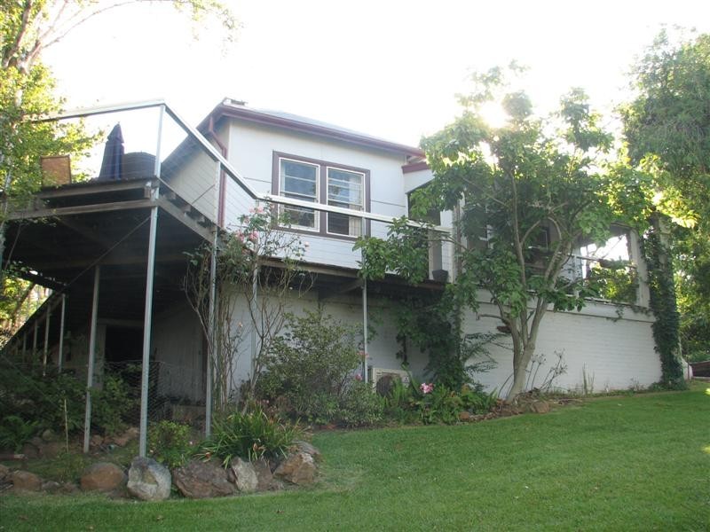 107 Lambie Street, Tumut NSW 2720