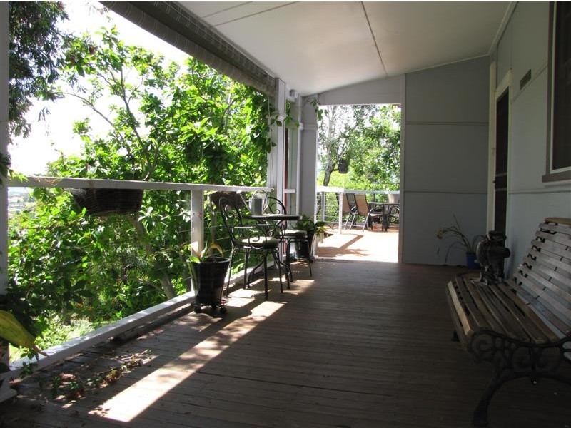 107 Lambie Street, Tumut NSW 2720