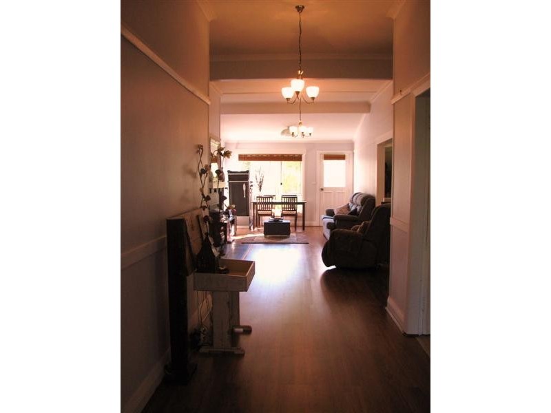 107 Lambie Street, Tumut NSW 2720