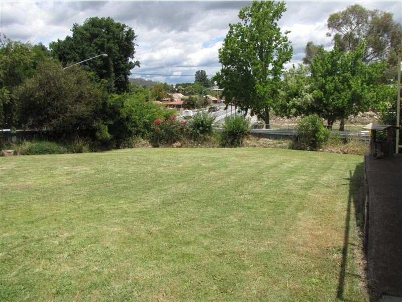 2 Victoria Hill Road, Adelong NSW 2729