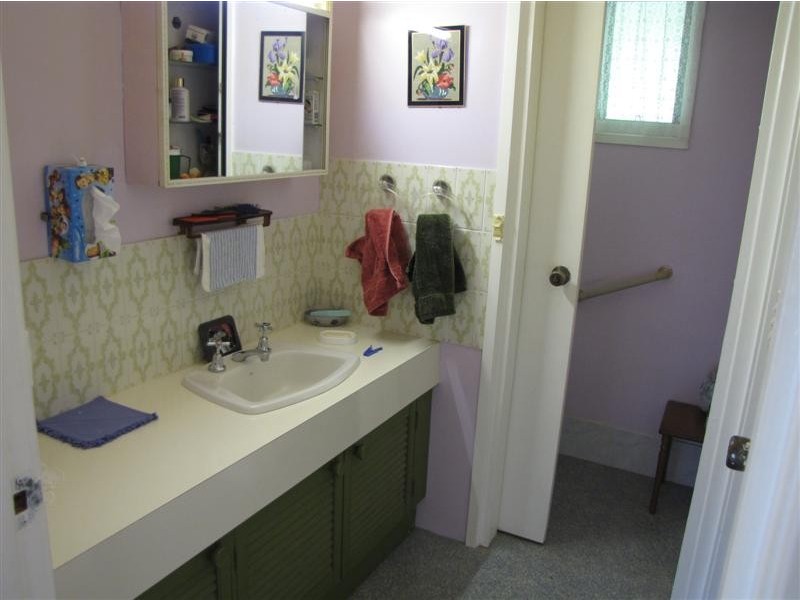 2 Victoria Hill Road, Adelong NSW 2729