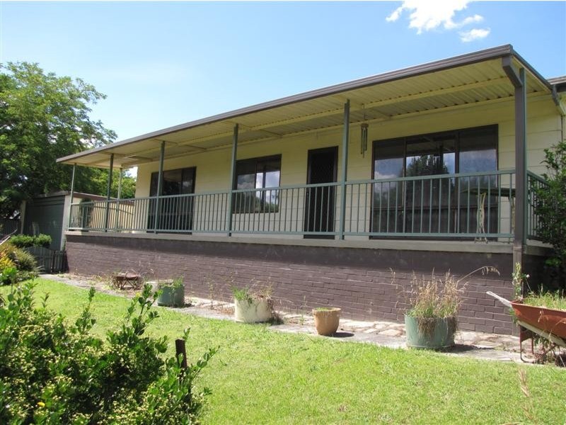 2 Victoria Hill Road, Adelong NSW 2729