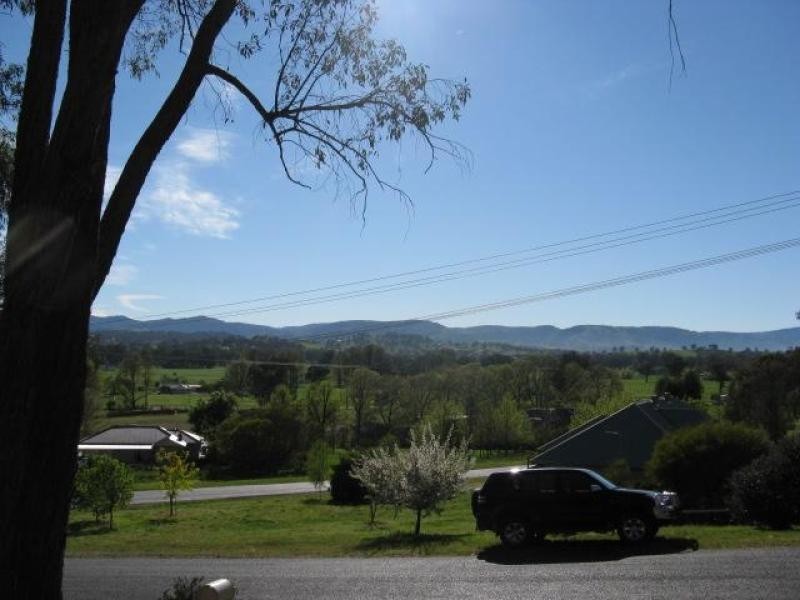 3 Bundarra Crescent, Tumut NSW 2720