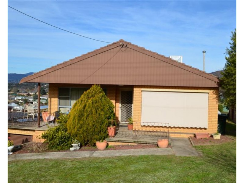 70 Howick Street, Tumut NSW 2720