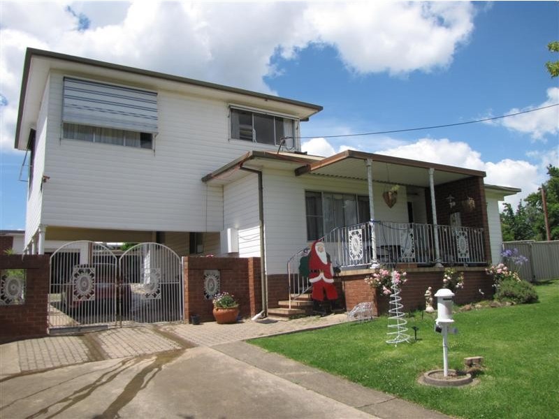 28 Howick Street, Tumut NSW 2720