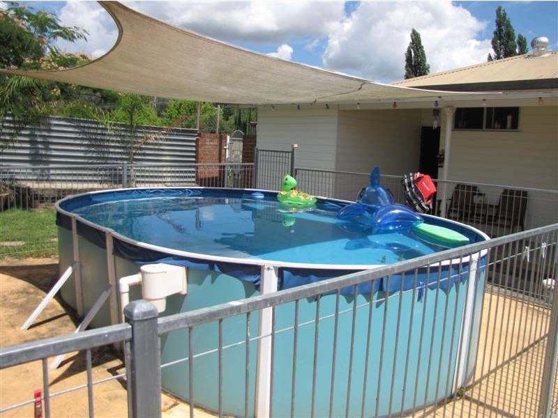 28 Howick Street, Tumut NSW 2720