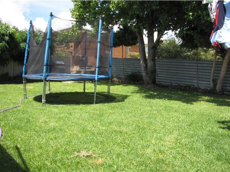 28 Howick Street, Tumut NSW 2720