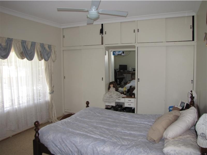 28 Howick Street, Tumut NSW 2720