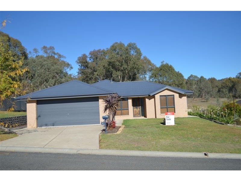 6 Green Street, Tumut NSW 2720