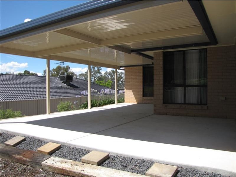 6 Green Street, Tumut NSW 2720