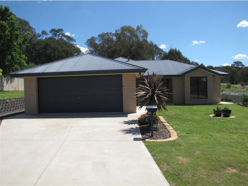 6 Green Street, Tumut NSW 2720