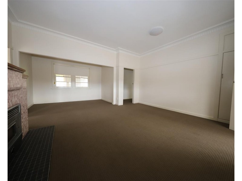 73 Lambie Street, Tumut NSW 2720