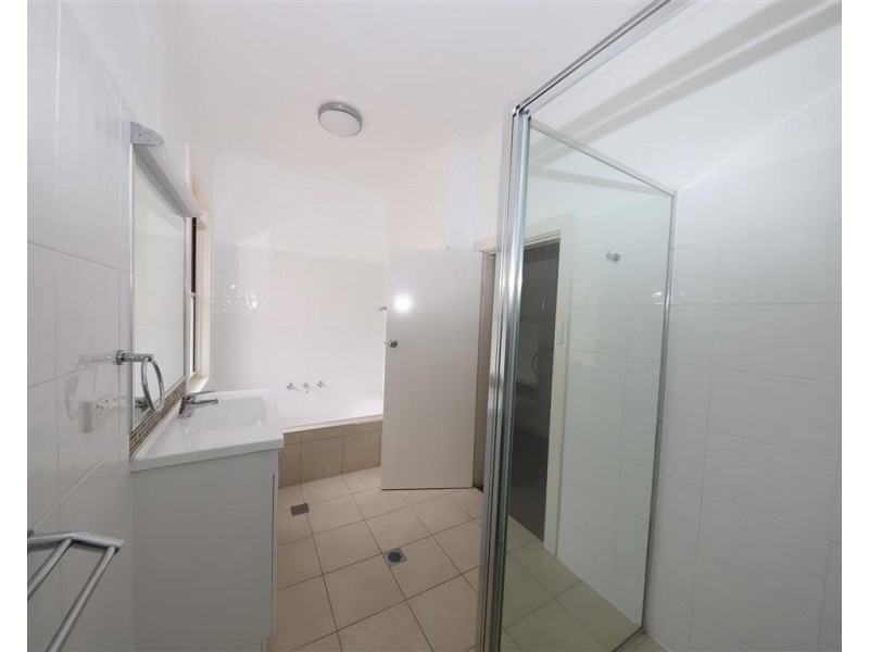 73 Lambie Street, Tumut NSW 2720