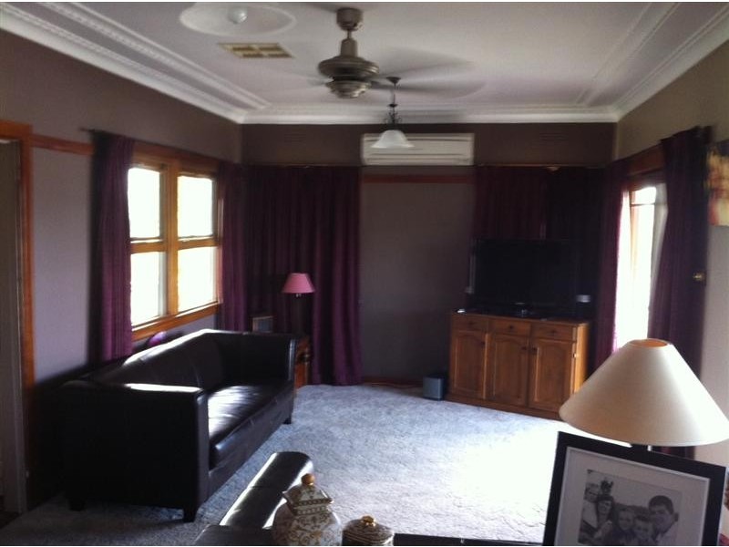 61 Carey Street, Tumut NSW 2720