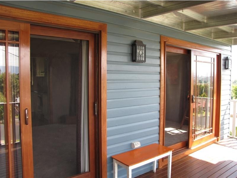 61 Carey Street, Tumut NSW 2720