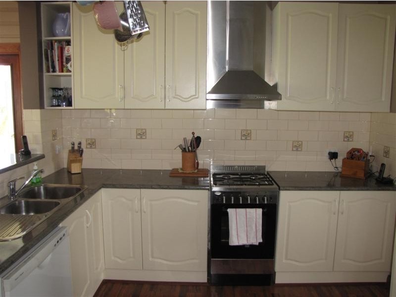 61 Carey Street, Tumut NSW 2720