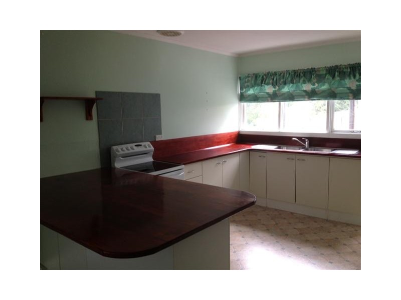 120 Capper Street, Tumut NSW 2720