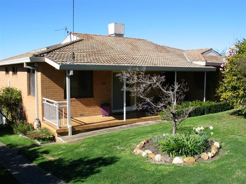 24 Lambie Street, Tumut NSW 2720