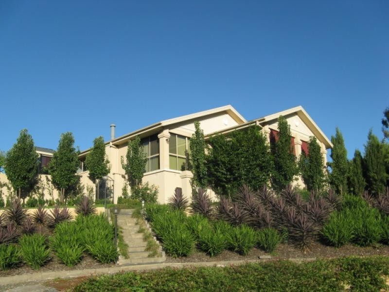 7 Godfrey Street, Tumut NSW 2720