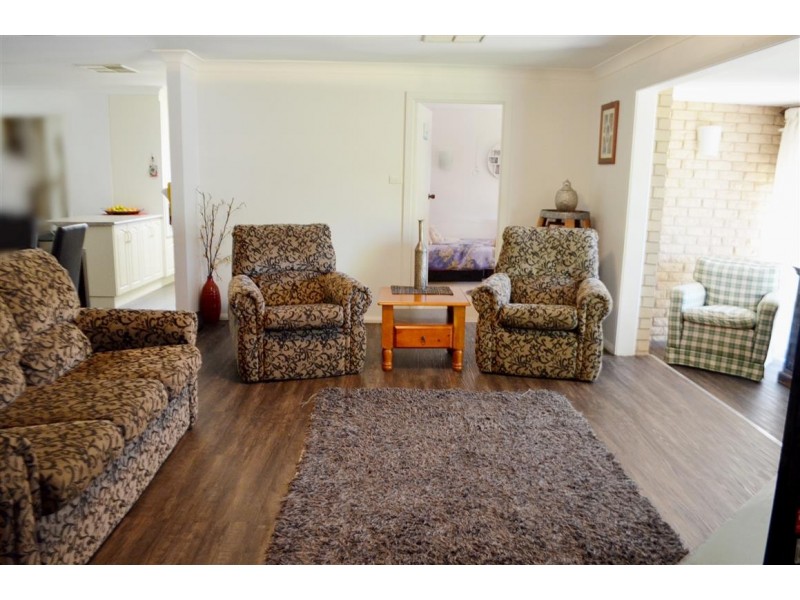 221 Capper Street, Tumut NSW 2720