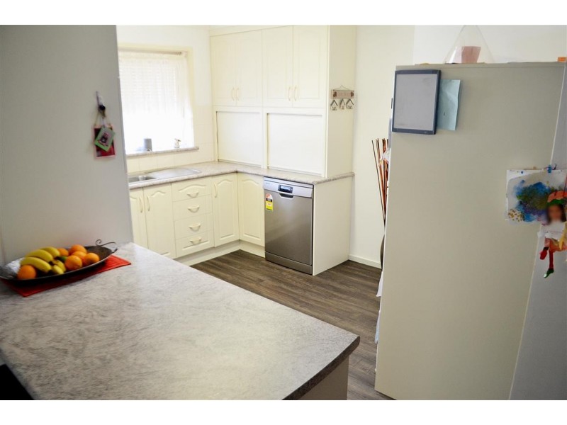 221 Capper Street, Tumut NSW 2720