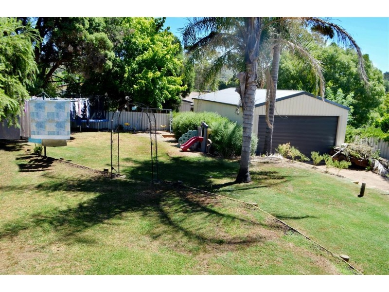 221 Capper Street, Tumut NSW 2720