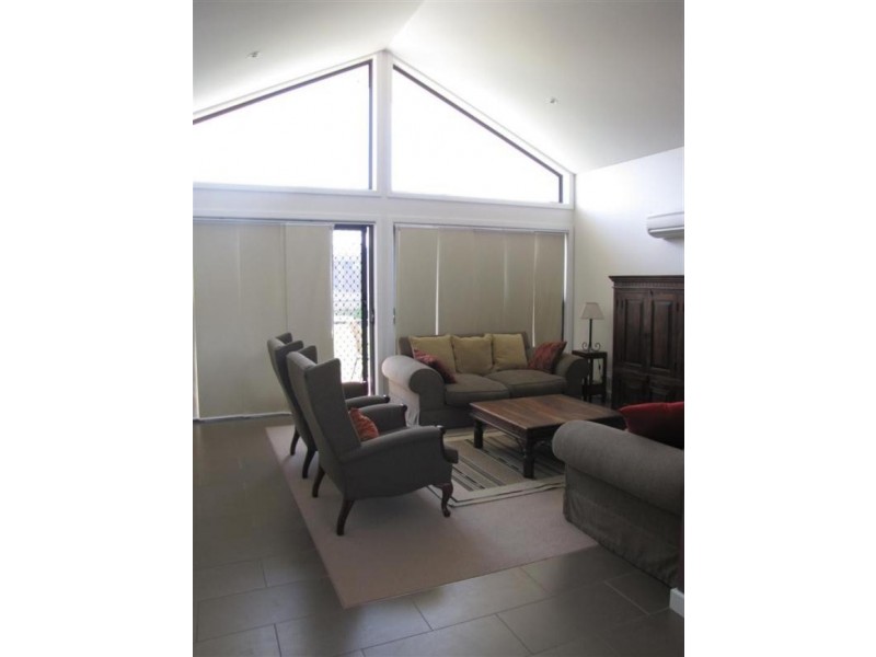 12 Lockeridge Drive, Tumut NSW 2720