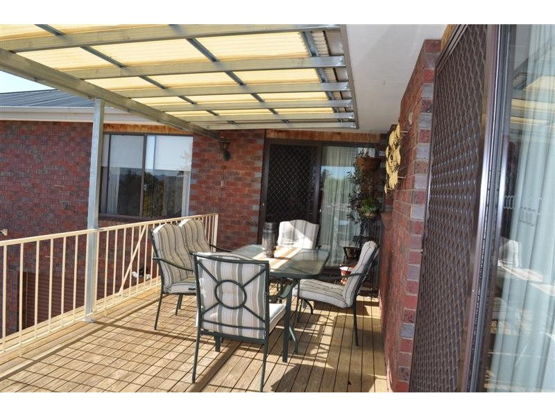 16 Hassett Street, Tumut NSW 2720