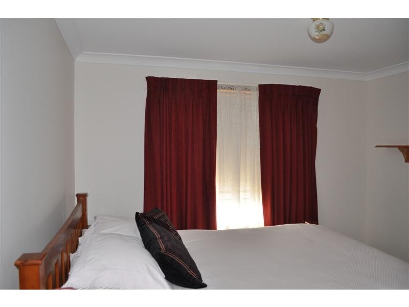 16 Hassett Street, Tumut NSW 2720