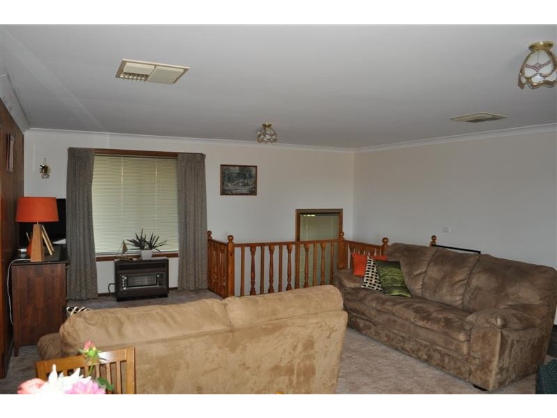 16 Hassett Street, Tumut NSW 2720