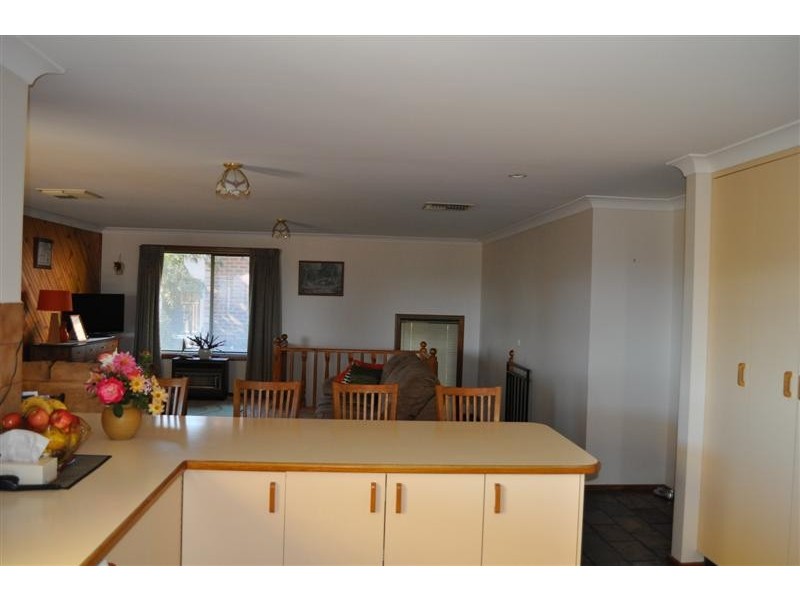 16 Hassett Street, Tumut NSW 2720