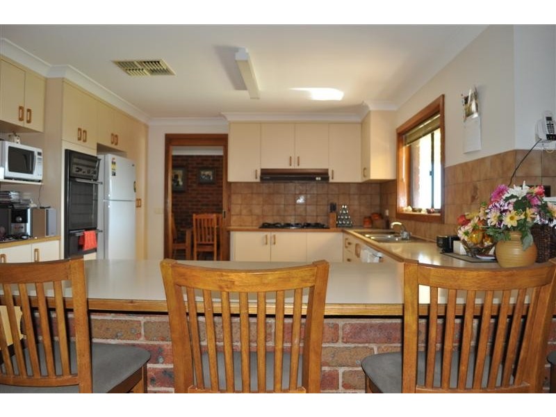 16 Hassett Street, Tumut NSW 2720