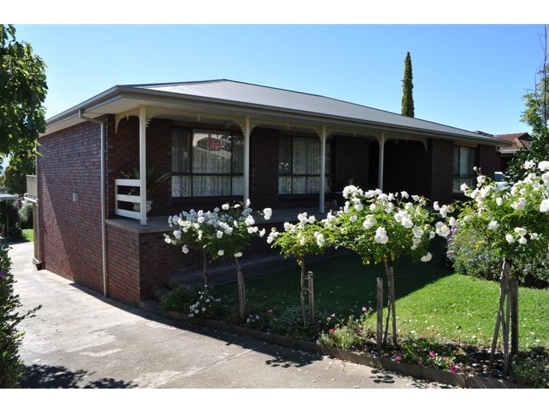 16 Hassett Street, Tumut NSW 2720