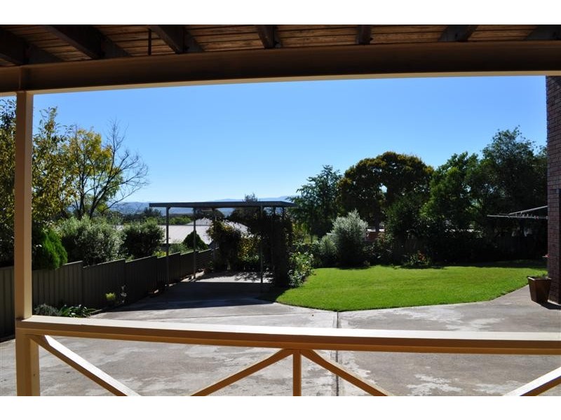 16 Hassett Street, Tumut NSW 2720