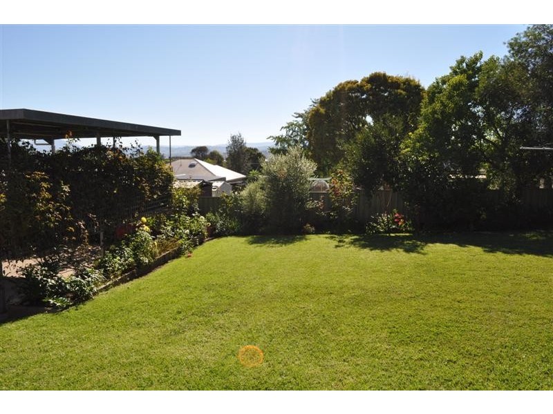 16 Hassett Street, Tumut NSW 2720