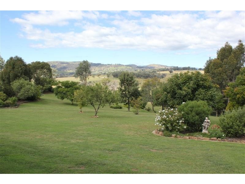 86 Cloverdale Road, Tumut NSW 2720