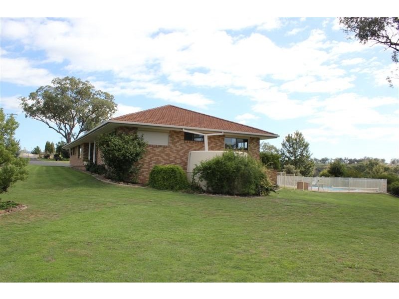 86 Cloverdale Road, Tumut NSW 2720