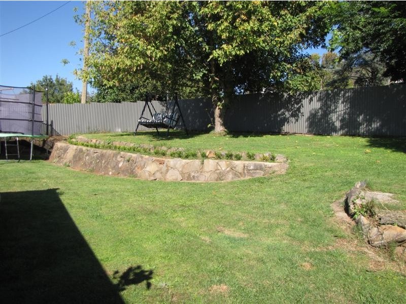 14 Corralyn Avenue, Batlow NSW 2730