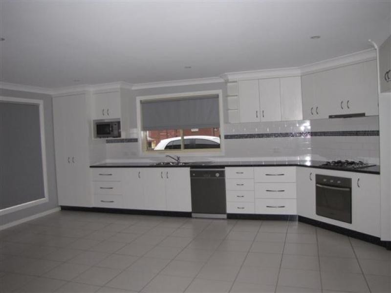 2/164 Wynyard Street, Tumut NSW 2720