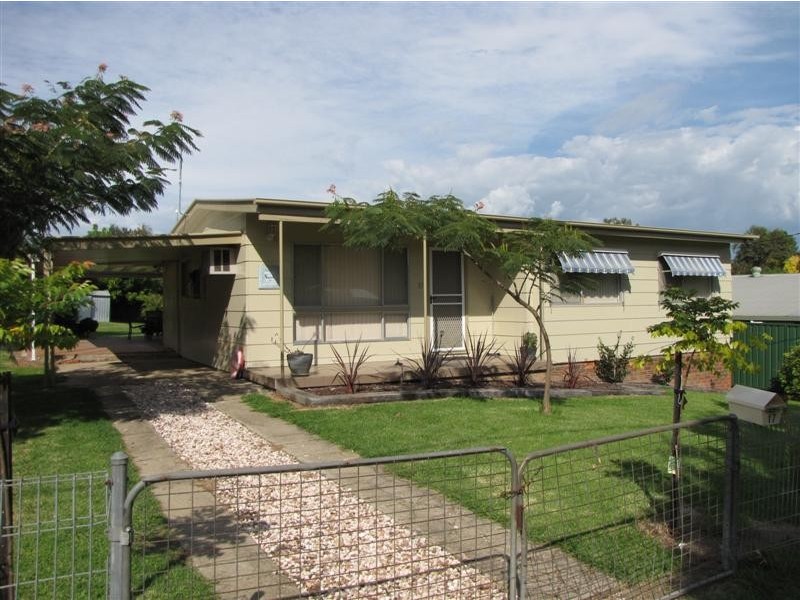 17 Tumut Street, Adelong NSW 2729