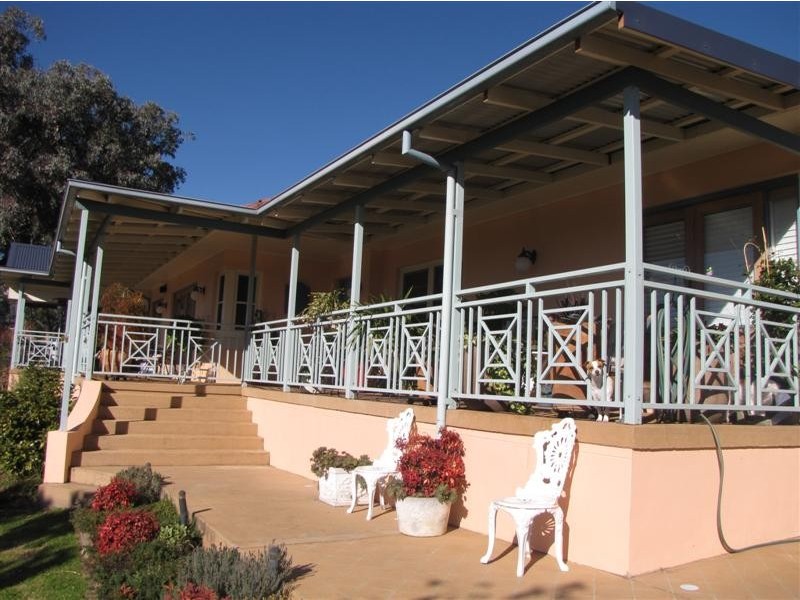 67 Dalhunty Street, Tumut NSW 2720