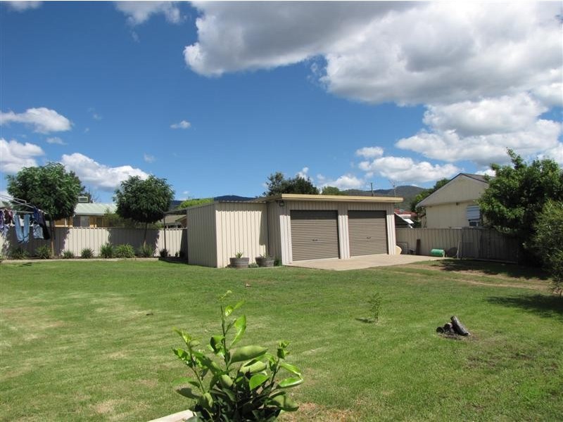 137 Lambie Street, Tumut NSW 2720