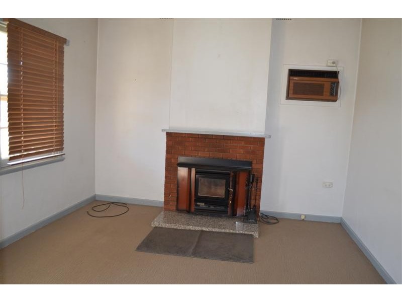 18 Sydney Street, Tumut NSW 2720