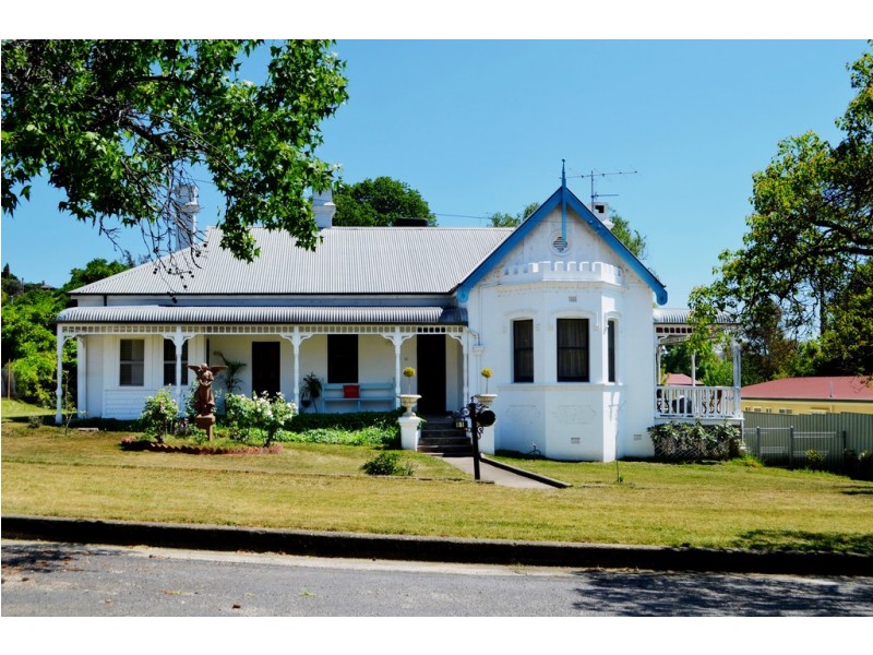 81 Merivale Street, Tumut NSW 2720