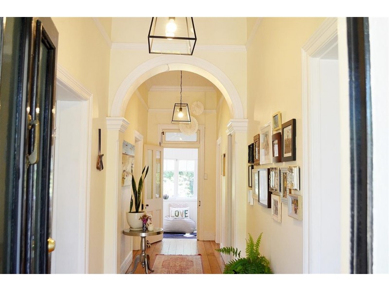 81 Merivale Street, Tumut NSW 2720