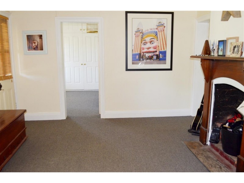 81 Merivale Street, Tumut NSW 2720