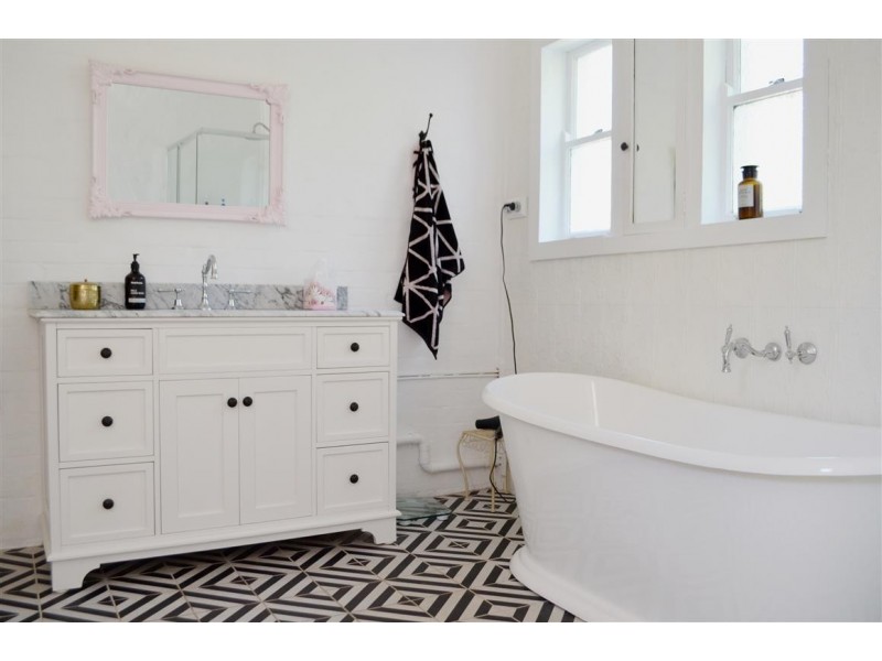 81 Merivale Street, Tumut NSW 2720